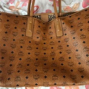 MCM Large Liz Tote w/ pouch.